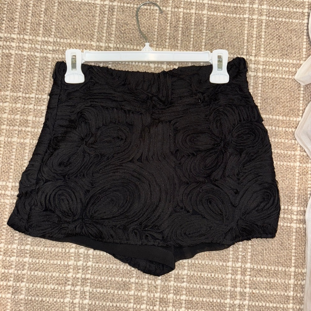 ZARA Black Textured Women's Shorts